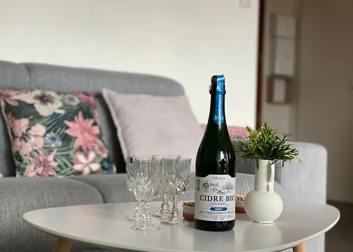 Le Gogh - Yourhosthelper